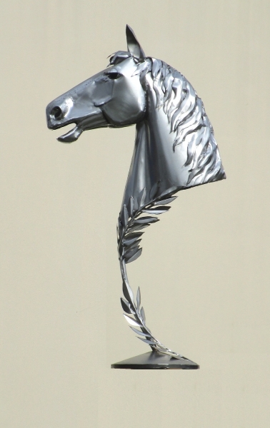 Pferde Kopf Skulptur
